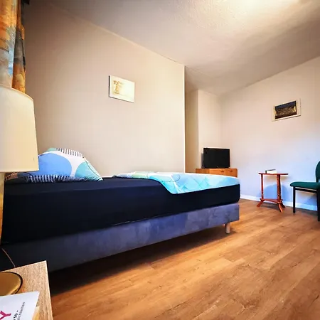 Pensionat Filimena - Monteur Gründau