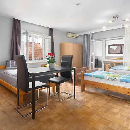 ゲストハウス Filimena - Monteur